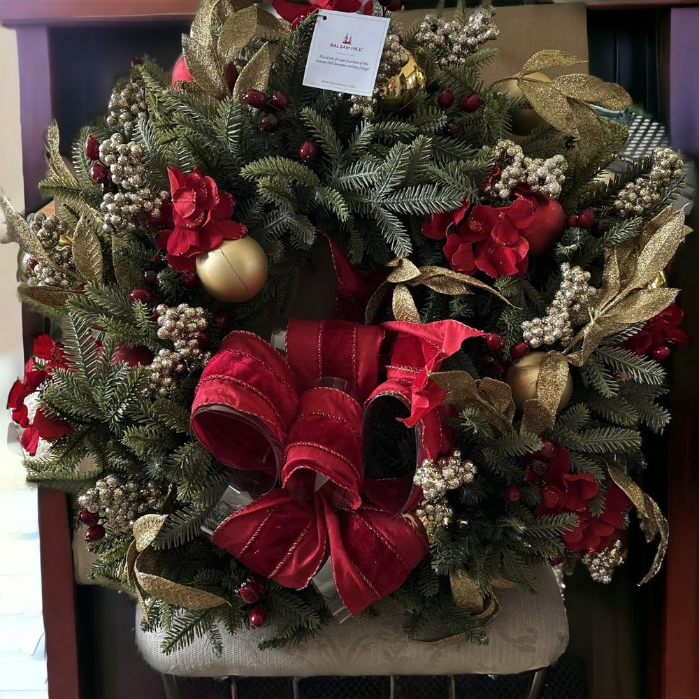 Balsam Hill Fraser Fir ® 30" LED Wreath with Red Bow - NWT